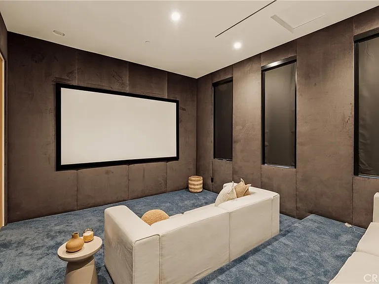 11937 Addison St — Photo 28