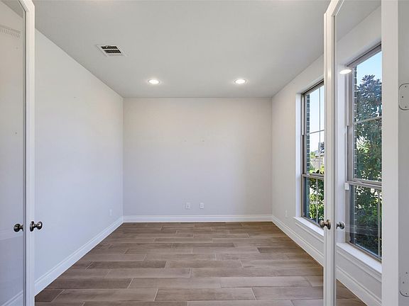 5th image of 4407 Trace Ct