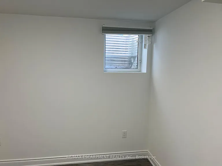 40 Pagebrook Cres #BASEMENT — Photo 5