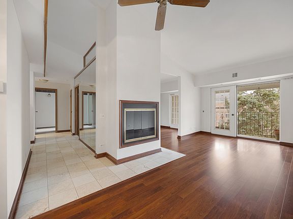 2nd image of 540 Biesterfield Rd APT 305