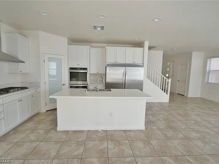 3041 Lake Como Ave — Photo 8