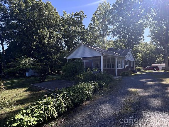 4th image of 209 S Roxford Rd