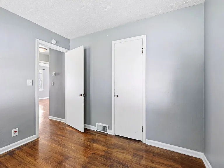 988 Glenside Ave — Photo 16