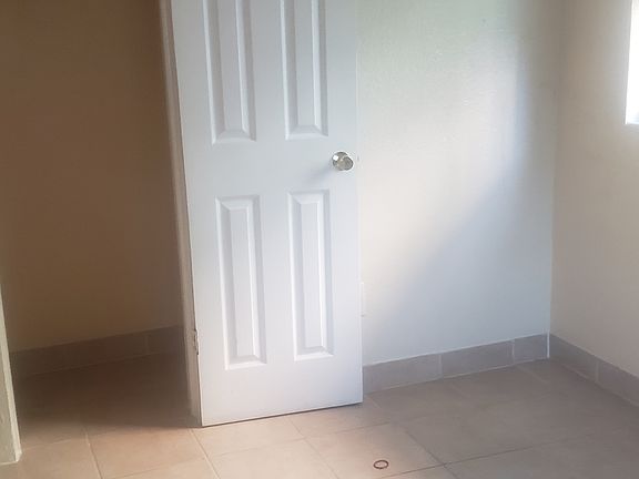 3rd image of 1282 W 5th St
