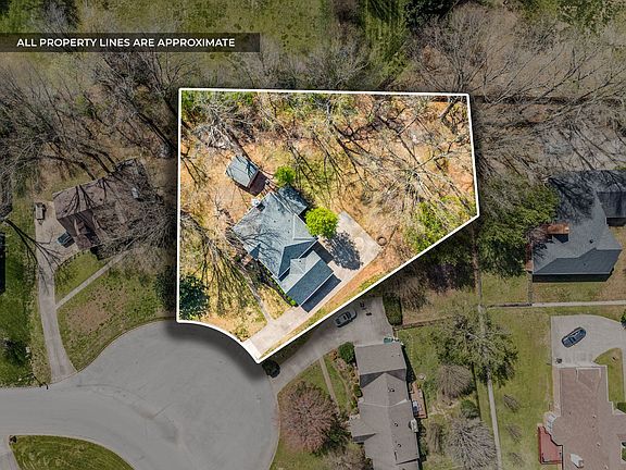 3rd image of 206 Longwood Ln