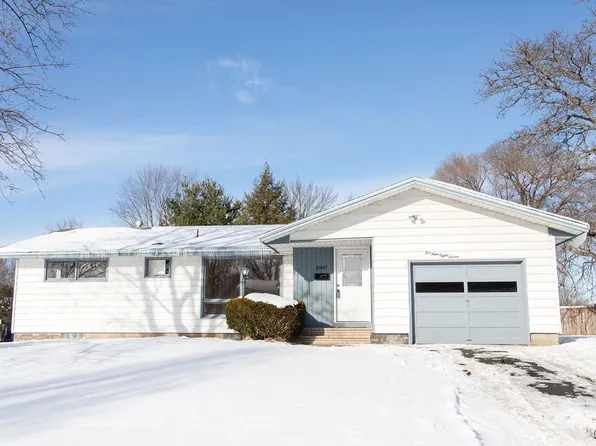 5987 Rose St, North Syracuse, NY 13212