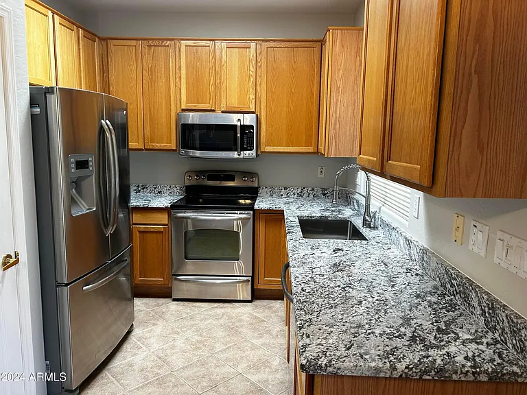 19103 N Emerald Cove Way — Photo 2