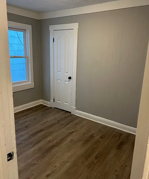 5701 Longwood Ave — Photo 11