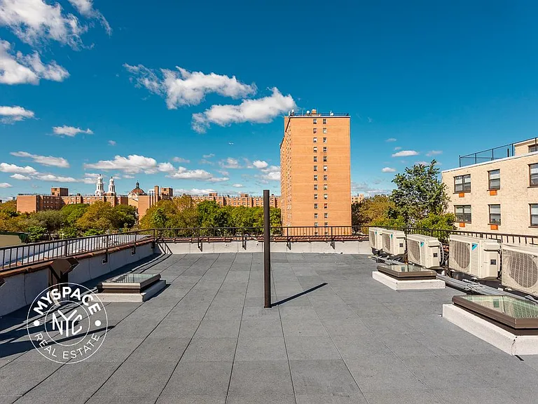 1337 Gates Ave #3C — Photo 10