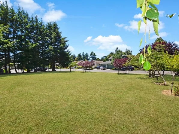 932 Midland Way, Brookings, OR 97415