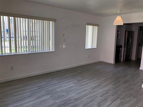 5th image of 220 NW 46th St #1