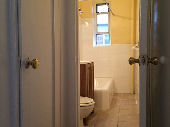 2nd image of 6712 Yellowstone Blvd APT D17