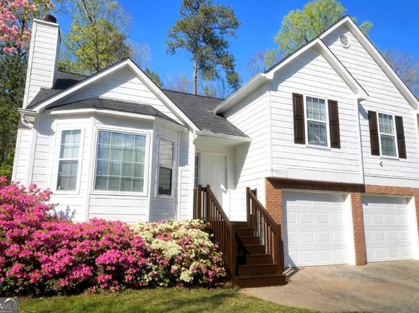 1077 Athena Ct, Acworth, GA 30101