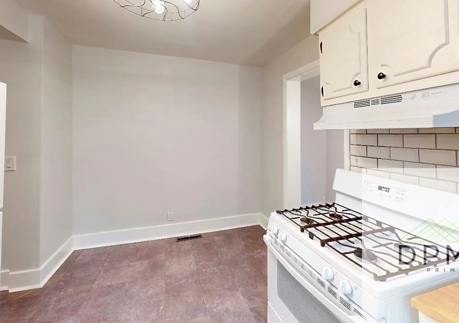 306 E Hillsdale — Photo 2
