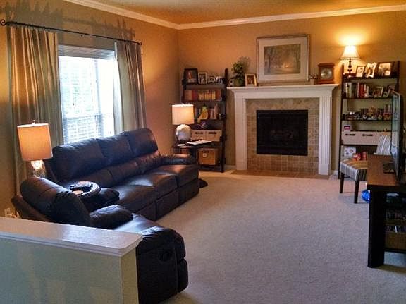 3rd image of 3137 Caversham Park Ln