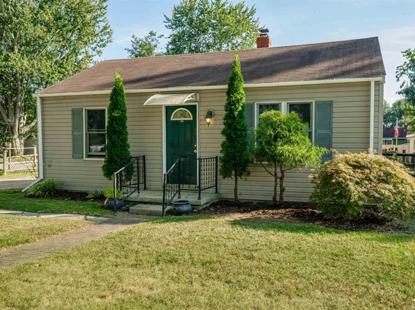 154 E Madison St, Petersburg, MI 49270