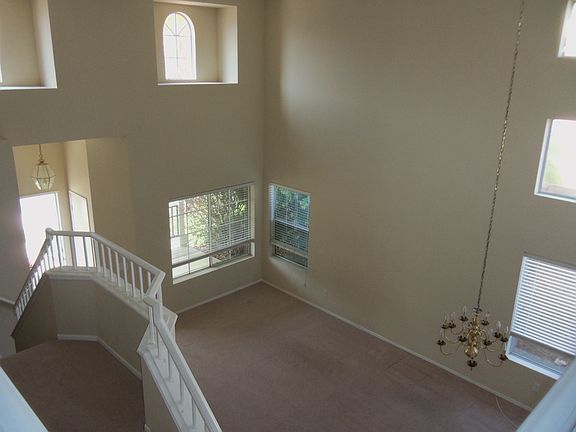 2nd image of 561 Pointe Vista Ct