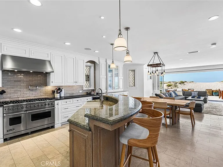 7304 W Oceanfront — Photo 10