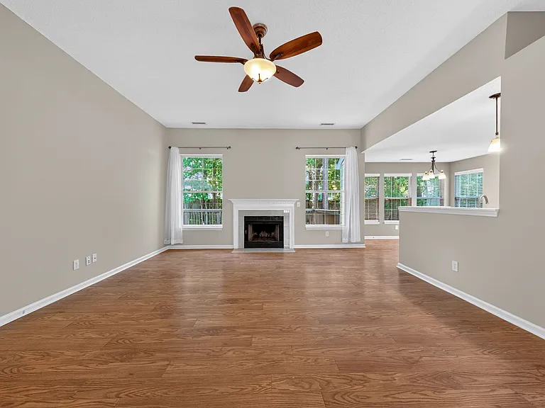 6804 Broome Bay Ct — Photo 10