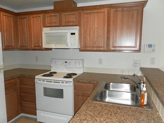 3rd image of 7917 NE 60th St