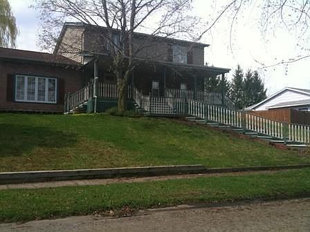 Great Curb Appeal w/Large Front Porch