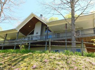 913 Johnson Rd, Hiawassee, GA 30546