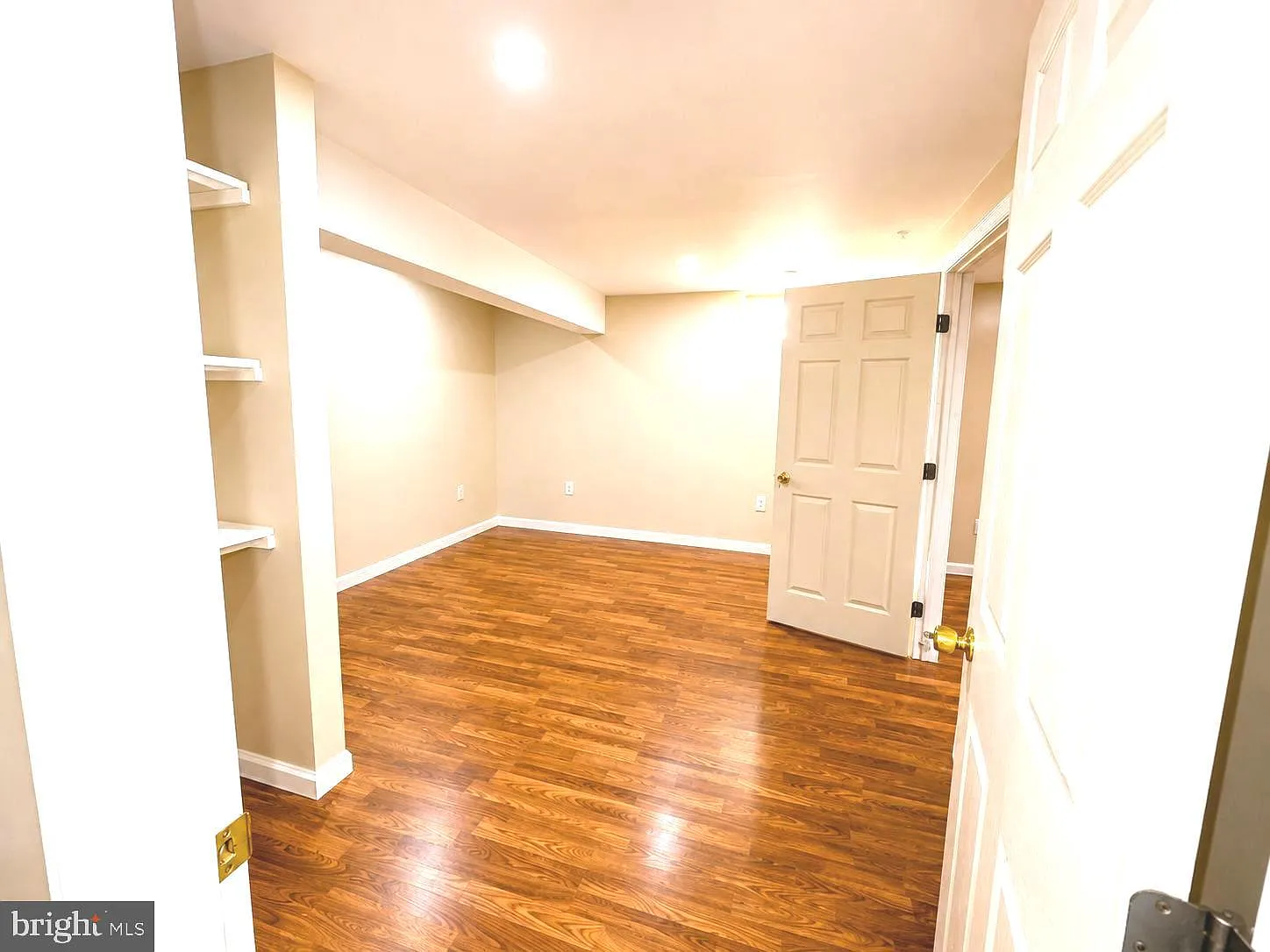 1 bed, 2333 sqft, $1,700 — Photo 2