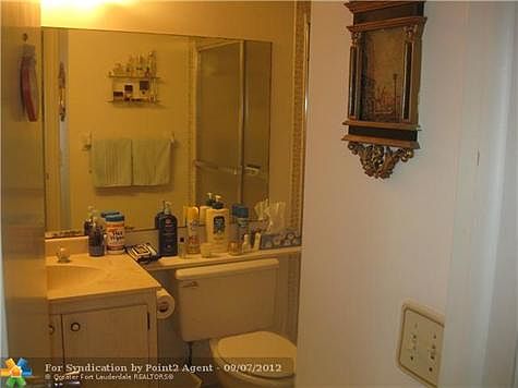 5th image of 2611 N Riverside Dr APT 607