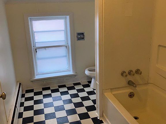3rd image of 314 Lincoln St #2