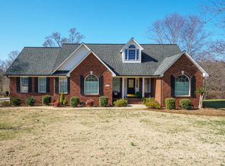 2442 Carriage Ln, Lincolnton, NC 28092
