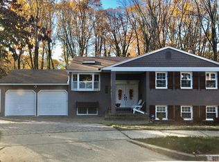 6027 Hofstra Ct, Springfield, VA 22152