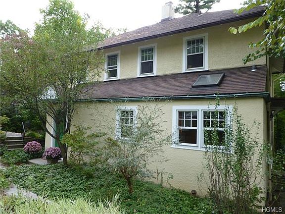 3rd image of 30 Circle Dr