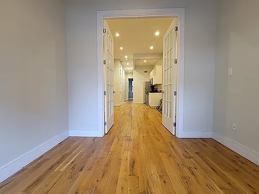 3rd image of 182 Wilson Ave #2A