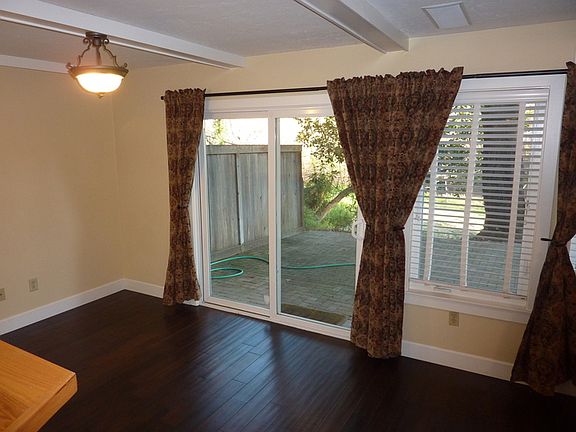 3rd image of 1287 Vista Del Lago