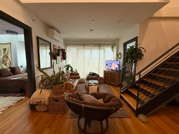 1324 Rogers Avenue image 1 of 13