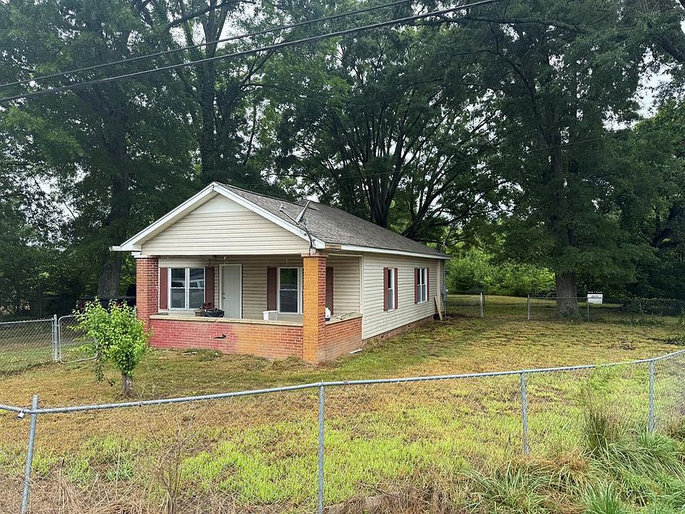 1st image of 1611 Beaverdale Rd NE