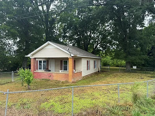 1611 Beaverdale Rd NE Photo 1 1611 Beaverdale Rd NE Photo 1