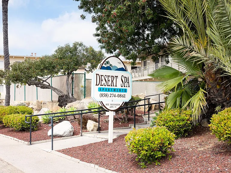 Desert Spa Apartments — Photo 14
