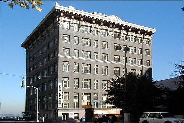 Historic building in the heart of downtown