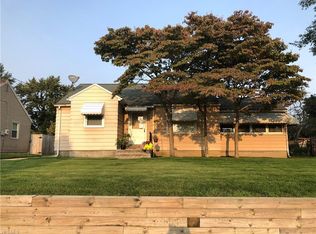 1883 8th St SW, Akron, OH 44314