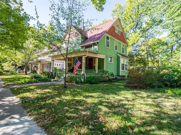 1611 Massachusetts St, Lawrence, KS 66044