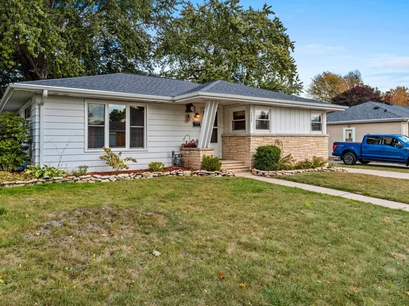 1262 Bond St, Green Bay, WI 54303
