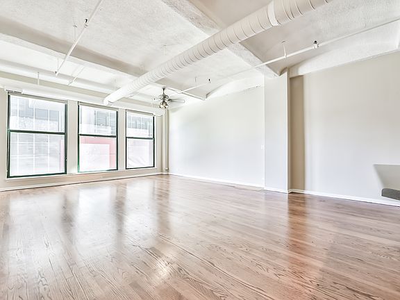 3rd image of 633 S Plymouth Ct APT 505