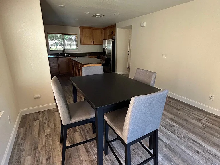 742 Stonehaven Loop — Photo 8