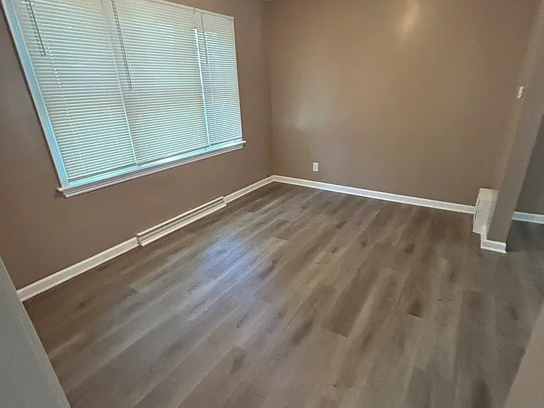 253 S Barat Ave — Photo 7