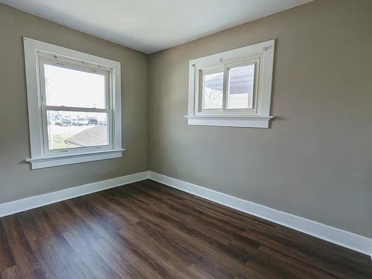 706 Kolping Ave — Photo 16