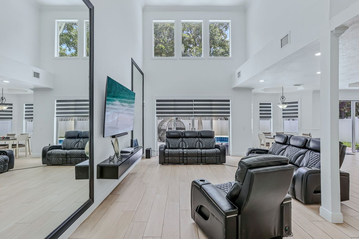 1-SW 32nd St - 00206j-rr-008
