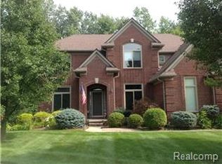 54382 Maple Creek Ct, Shelby Township, MI 48316