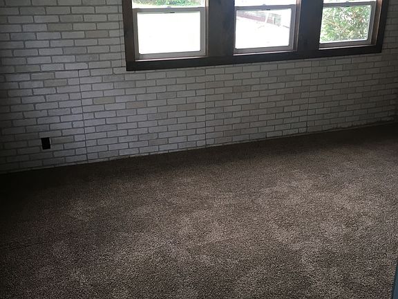 2nd image of 108 N Pine St