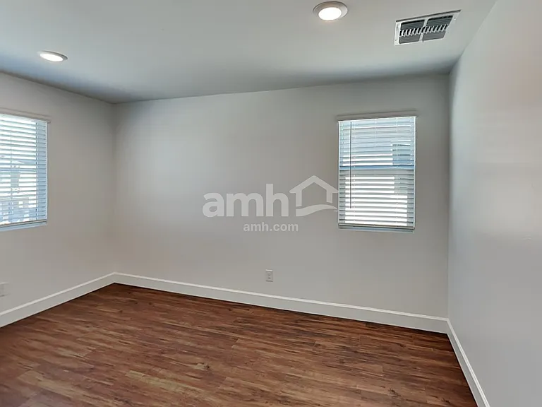2980 N Vigo Ave — Photo 7